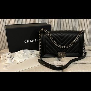 SOLD!!!! CHANEL New Medium Boy Chevron